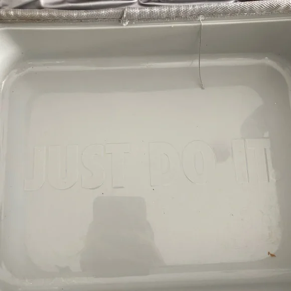 Nike lunchbox - Picture 3 of 4